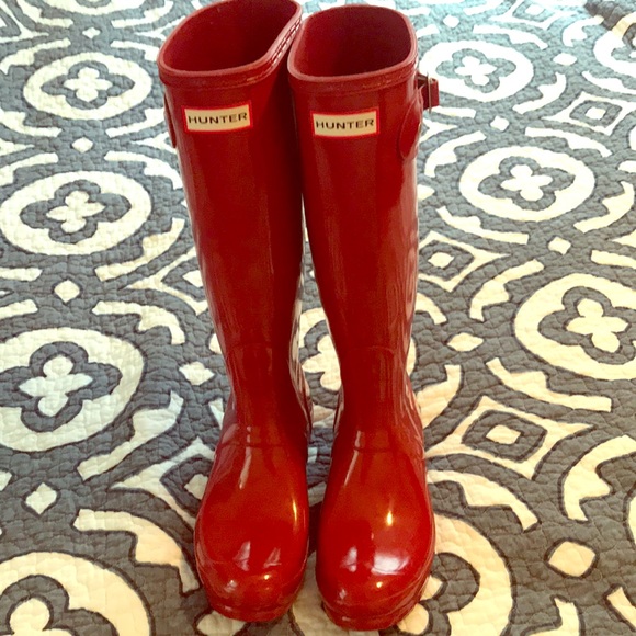 New Women’s Red Tall Glossy Rain Boots - Picture 1 of 4